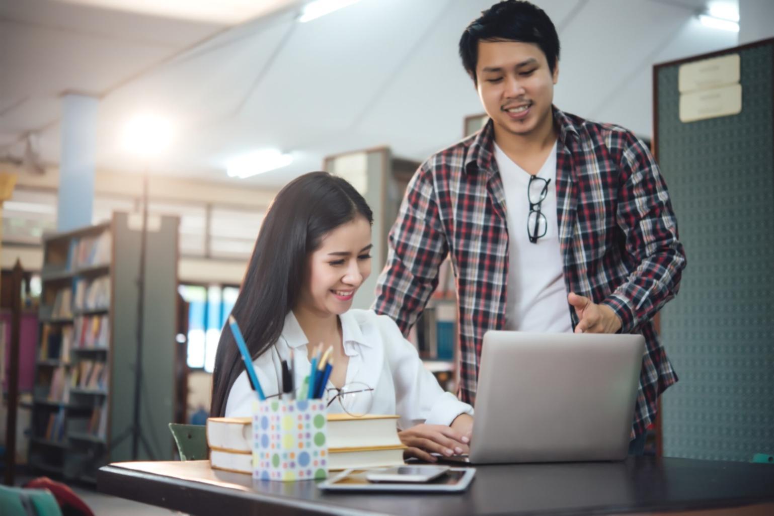 Vorbereitung von Finanzberichten und Analysedokumenten